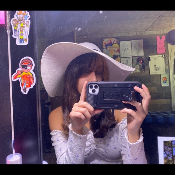 Meet your Posher, Lorrayne - Picture 1 of 1